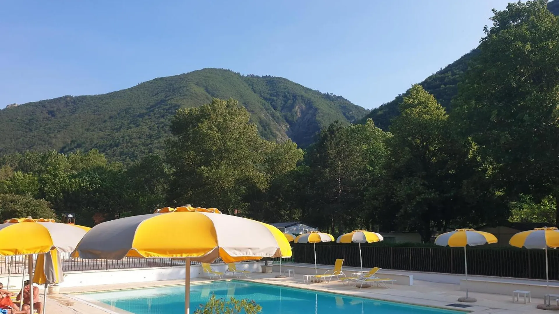 Les Eaux Chaudes Hotel Digne-les-Bains Campsite
